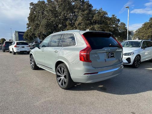 2025 Volvo XC90 B6 Plus 7-Seater