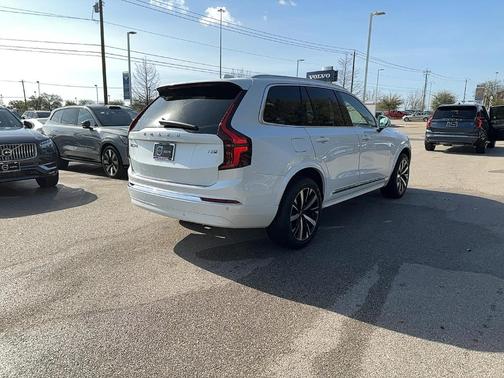 2025 Volvo XC90 Plug-In Hybrid T8 Core 7-Seater