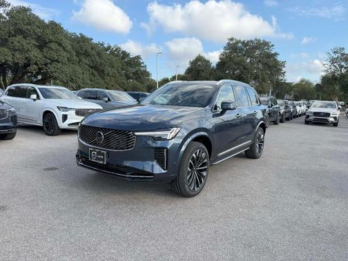 2026 Volvo XC90 B6 Plus 7-Seater