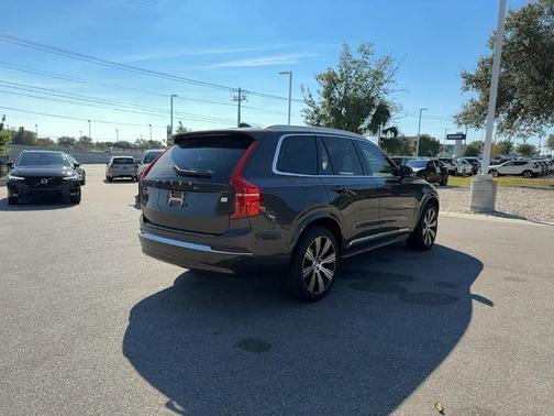 2024 Volvo XC90 Recharge Plug-In Hybrid T8 Plus 6-Seater
