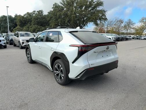 2024 Toyota bZ4X XLE