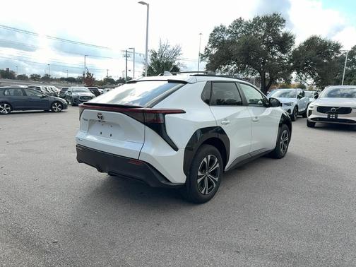 2024 Toyota bZ4X XLE
