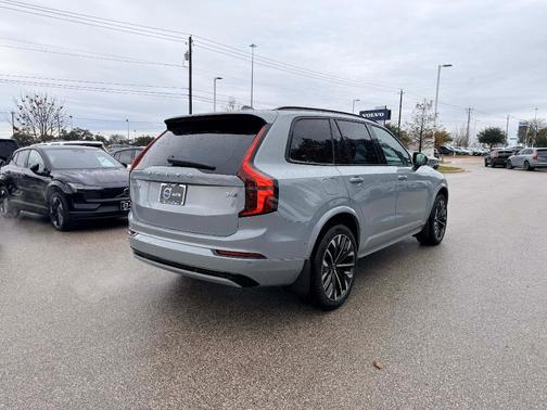 2026 Volvo XC90 B6 Ultra Dark Theme 7-Seater
