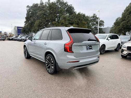 2026 Volvo XC90 B6 Ultra Dark Theme 7-Seater