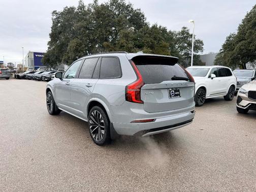 2026 Volvo XC90 B6 Ultra Dark Theme 7-Seater