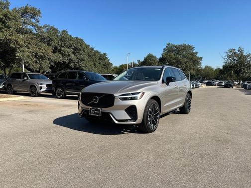 2026 Volvo XC60 B5 Ultra
