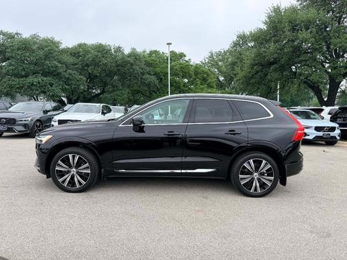 Black Stone 2023 Volvo XC60 B5 Ultimate Bright Theme