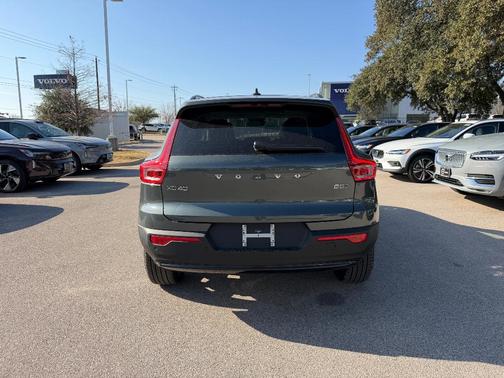 2026 Volvo XC40 B5 Ultra