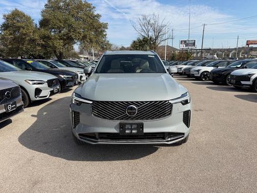 2026 Volvo XC90 B6 Plus 6-Seater