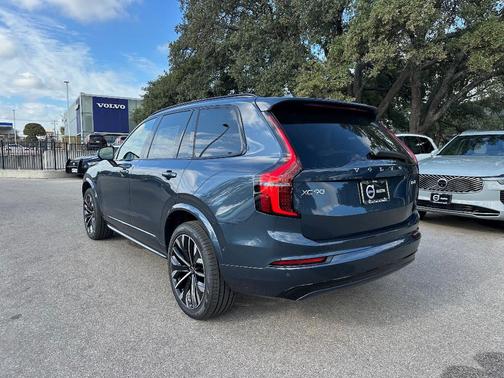 2026 Volvo XC90 B6 Ultra Dark Theme 7-Seater