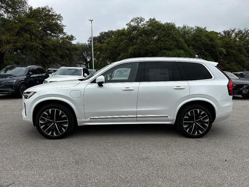 2025 Volvo XC90 Plug-In Hybrid T8 Plus 7-Seater