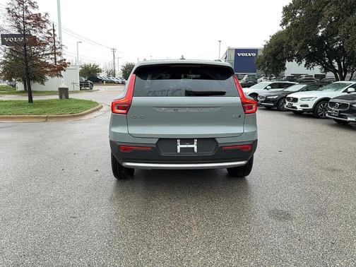 2025 Volvo XC40 B5 Plus Bright Theme