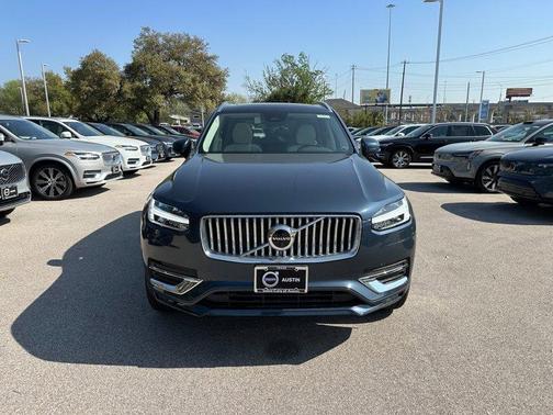 2025 Volvo XC90 B6 Plus 6-Seater