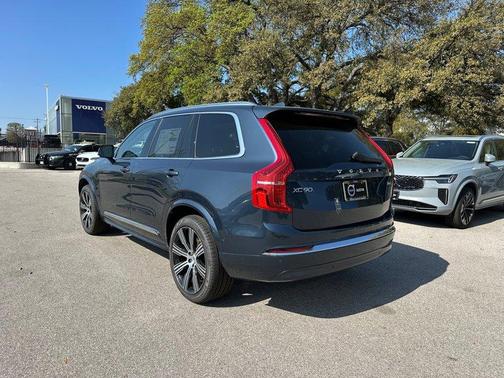 2025 Volvo XC90 B6 Plus 6-Seater