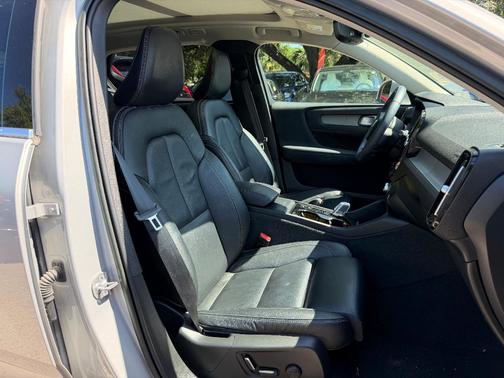 Silver 2023 Volvo XC40 B5 Plus Bright Theme