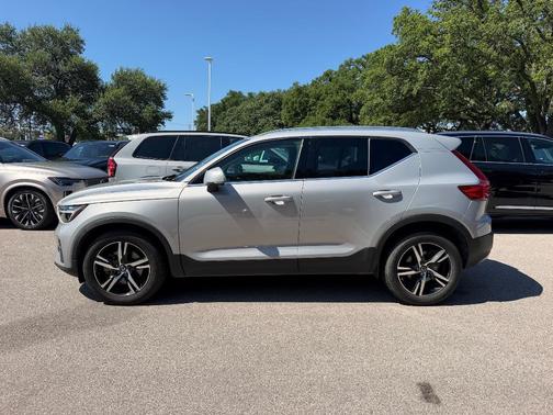 Silver 2023 Volvo XC40 B5 Plus Bright Theme