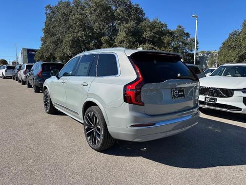 2026 Volvo XC90 B5 Core