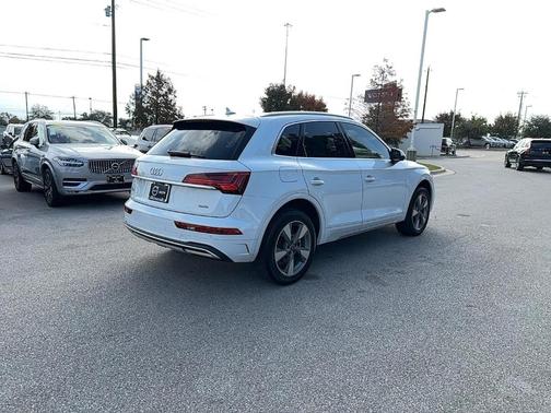 2023 Audi Q5 40 Premium Plus