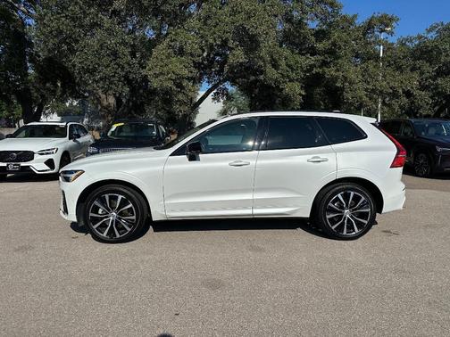 2024 Volvo XC60 B5 Plus Dark Theme