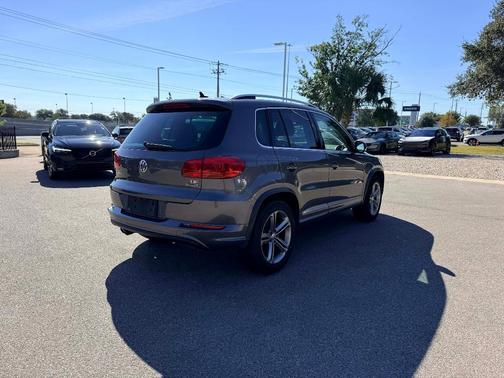 2017 Volkswagen Tiguan 2.0T Sport