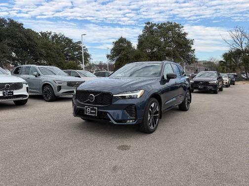2026 Volvo XC60 B5 Plus