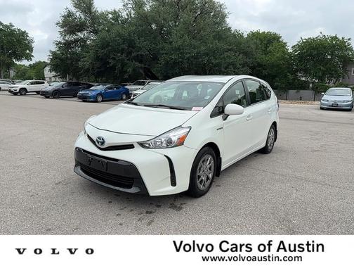 2017 Toyota Prius v Five