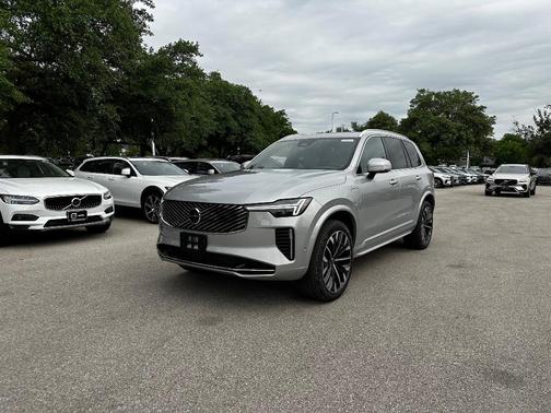 2025 Volvo XC90 Plug-In Hybrid T8 Plus 7-Seater