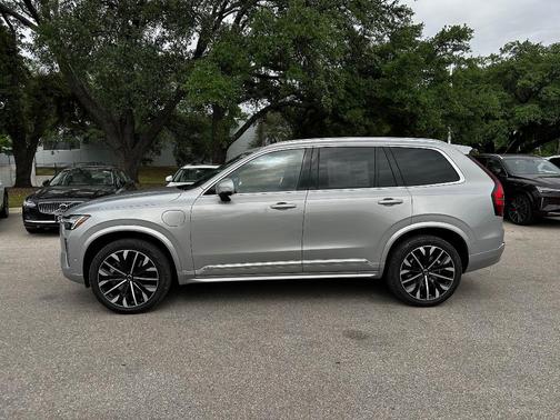 2025 Volvo XC90 Plug-In Hybrid T8 Plus 7-Seater