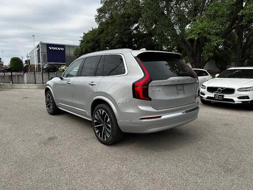 2025 Volvo XC90 Plug-In Hybrid T8 Plus 7-Seater