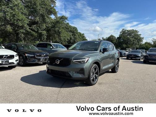 2026 Volvo XC40 B5 Core