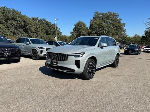 2026 Volvo XC90 B6 Plus 7-Seater