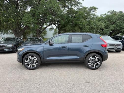 Denim Blue 2026 Volvo XC40 B5 Ultra