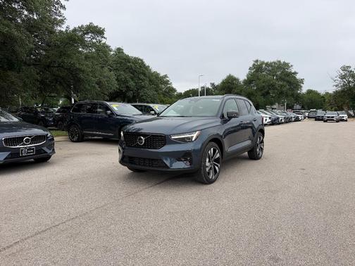 Denim Blue 2026 Volvo XC40 B5 Ultra