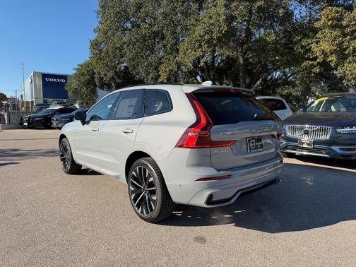 2026 Volvo XC60 B5 Ultra