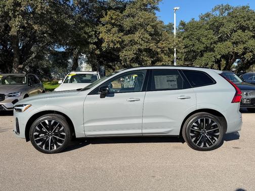 2026 Volvo XC60 B5 Ultra