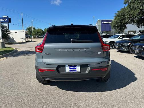 2023 Volvo XC40 Recharge Pure Electric Twin Plus