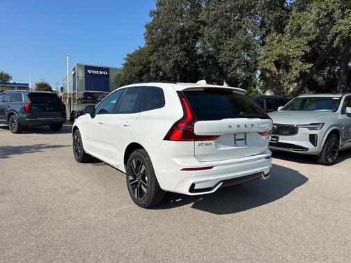 2026 Volvo XC60 B5 Core