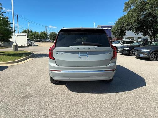 2025 Volvo XC90 Plug-In Hybrid T8 Plus 7-Seater