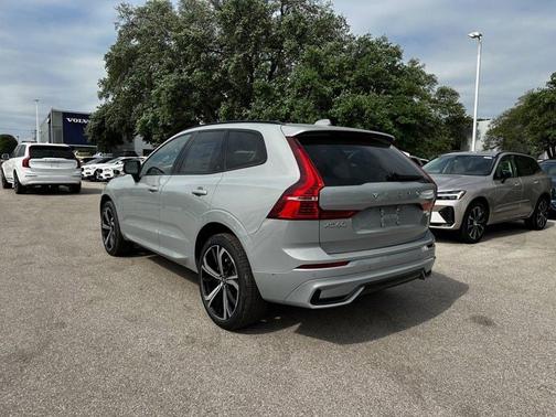 2025 Volvo XC60 B5 Ultra