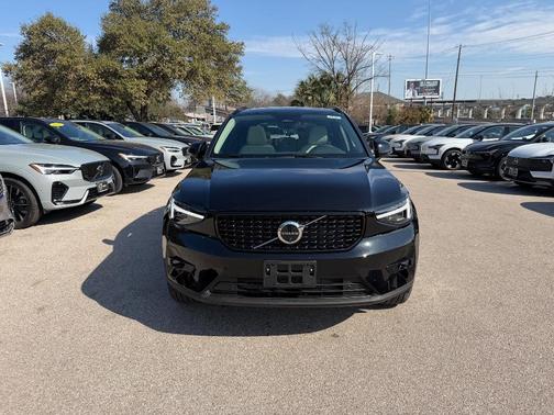 2026 Volvo XC40 B5 Ultra
