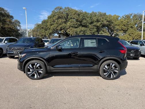 2026 Volvo XC40 B5 Ultra