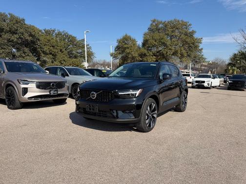 2026 Volvo XC40 B5 Ultra