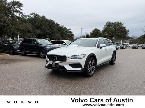 2026 Volvo V60 Cross Country B5 Plus