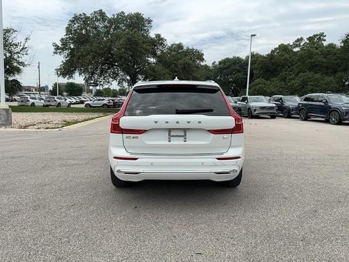 2023 Volvo XC60 Recharge Plug-In Hybrid T8 Ultimate Bright Theme