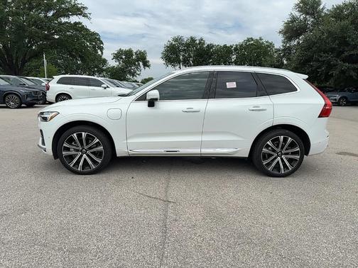 2023 Volvo XC60 Recharge Plug-In Hybrid T8 Ultimate Bright Theme