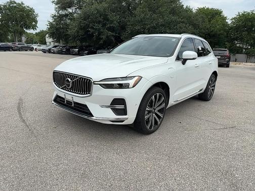 2023 Volvo XC60 Recharge Plug-In Hybrid T8 Ultimate Bright Theme