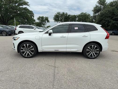 2023 Volvo XC60 Recharge Plug-In Hybrid T8 Ultimate Bright Theme