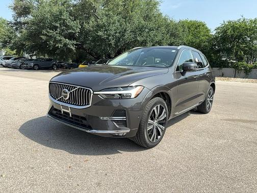 2023 Volvo XC60 B5 Ultimate Bright Theme