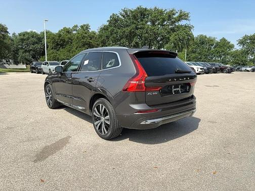 2023 Volvo XC60 B5 Ultimate Bright Theme