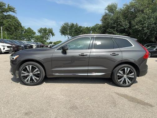 2023 Volvo XC60 B5 Ultimate Bright Theme